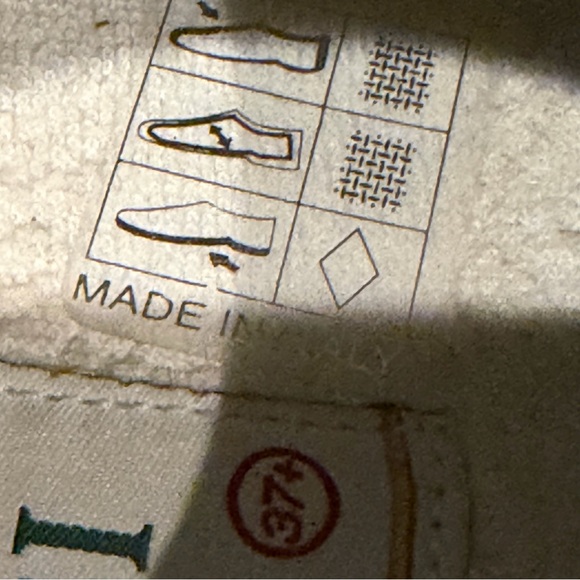 Gucci 1977 Tennis Shoes Size 37 US SIZE 7 BOX BAG DUSTCOVERS + LACES INCLUDED - Picture 11 of 16